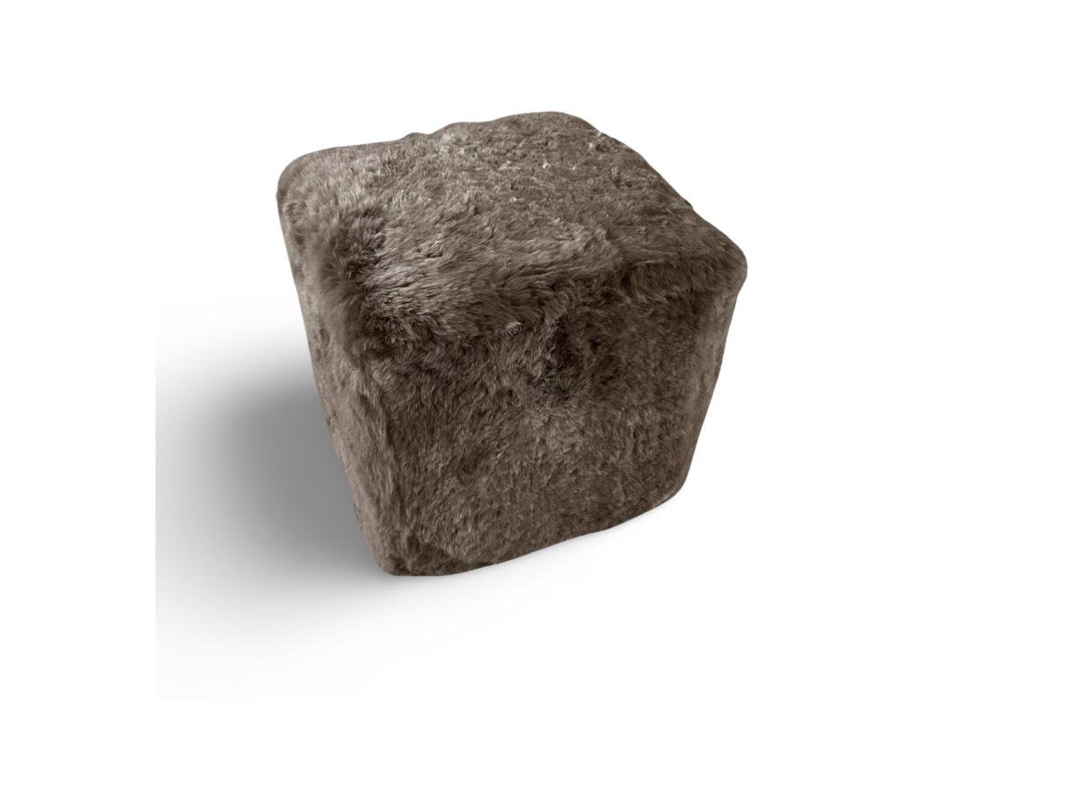 Kožený taburet, ovčí kůže, šedohnědá taupe, barvená kůže, kostka 45