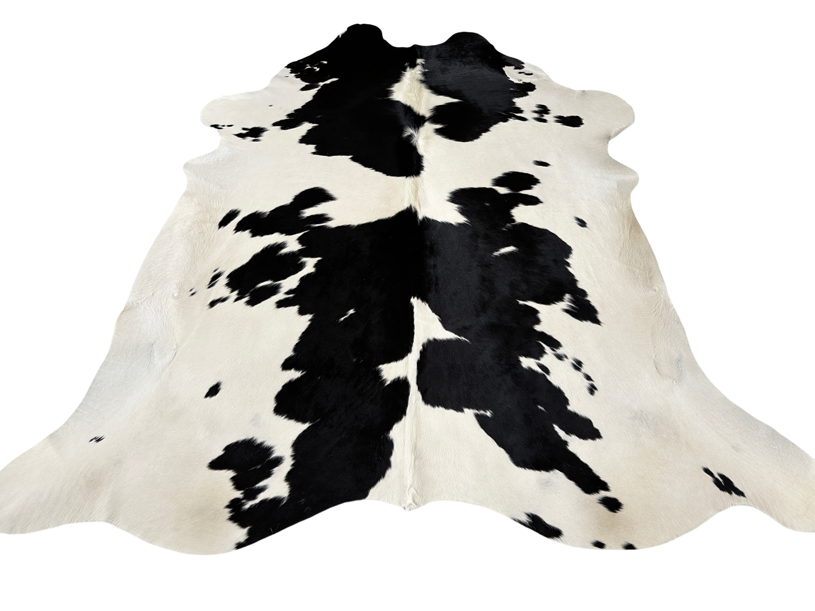 Koberec kusový hovädzia koža 3,9 m2, čiernobiela 145