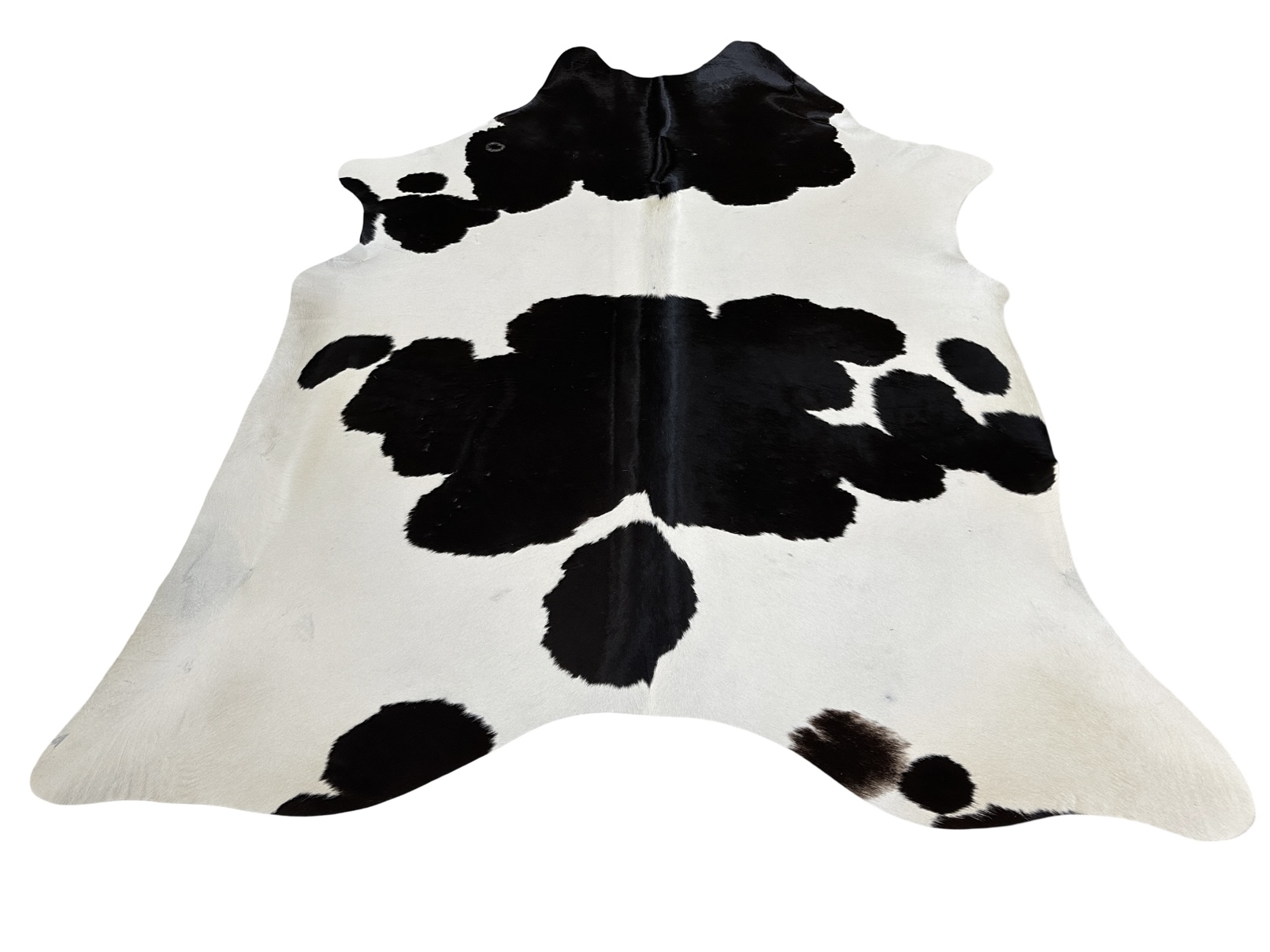 Koberec kusový hovädzia koža 4,4 m2, čiernobiela 112