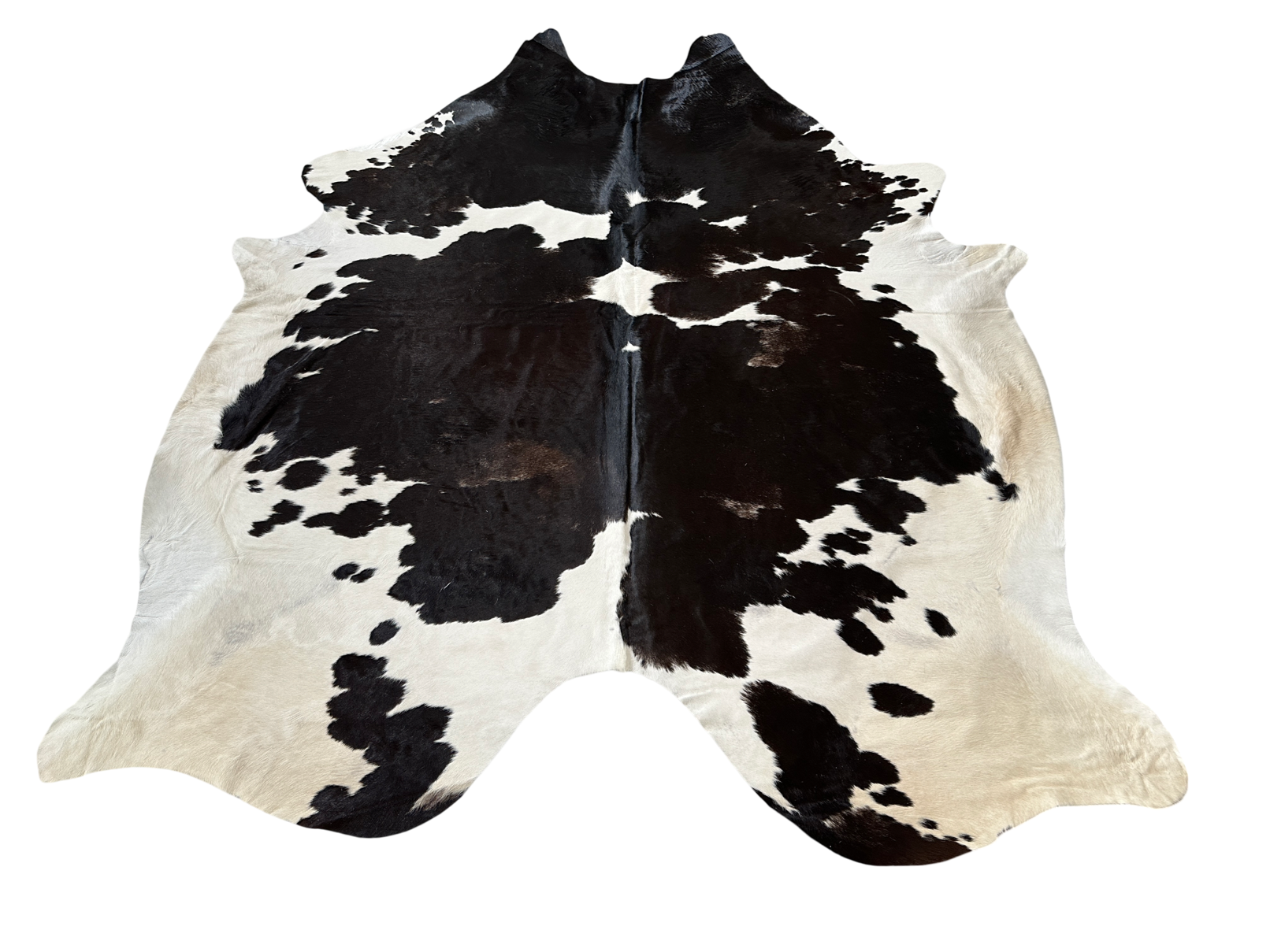 Koberec kusový hovädzia koža 4,3 m2, čiernobiela 114